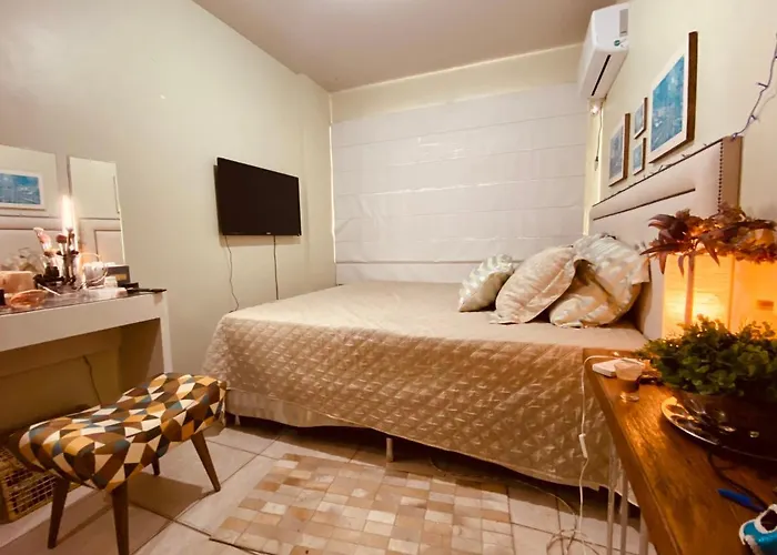Quarto Priv Casal Com Ar E Garagem 2 Quadras Do Mar Em Bc